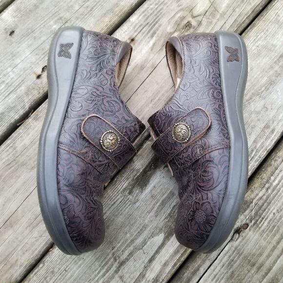 Alegria Joleen Molasses Brown Floral Tooled Professional Shoe Clogs 41 - Picture 4 of 8